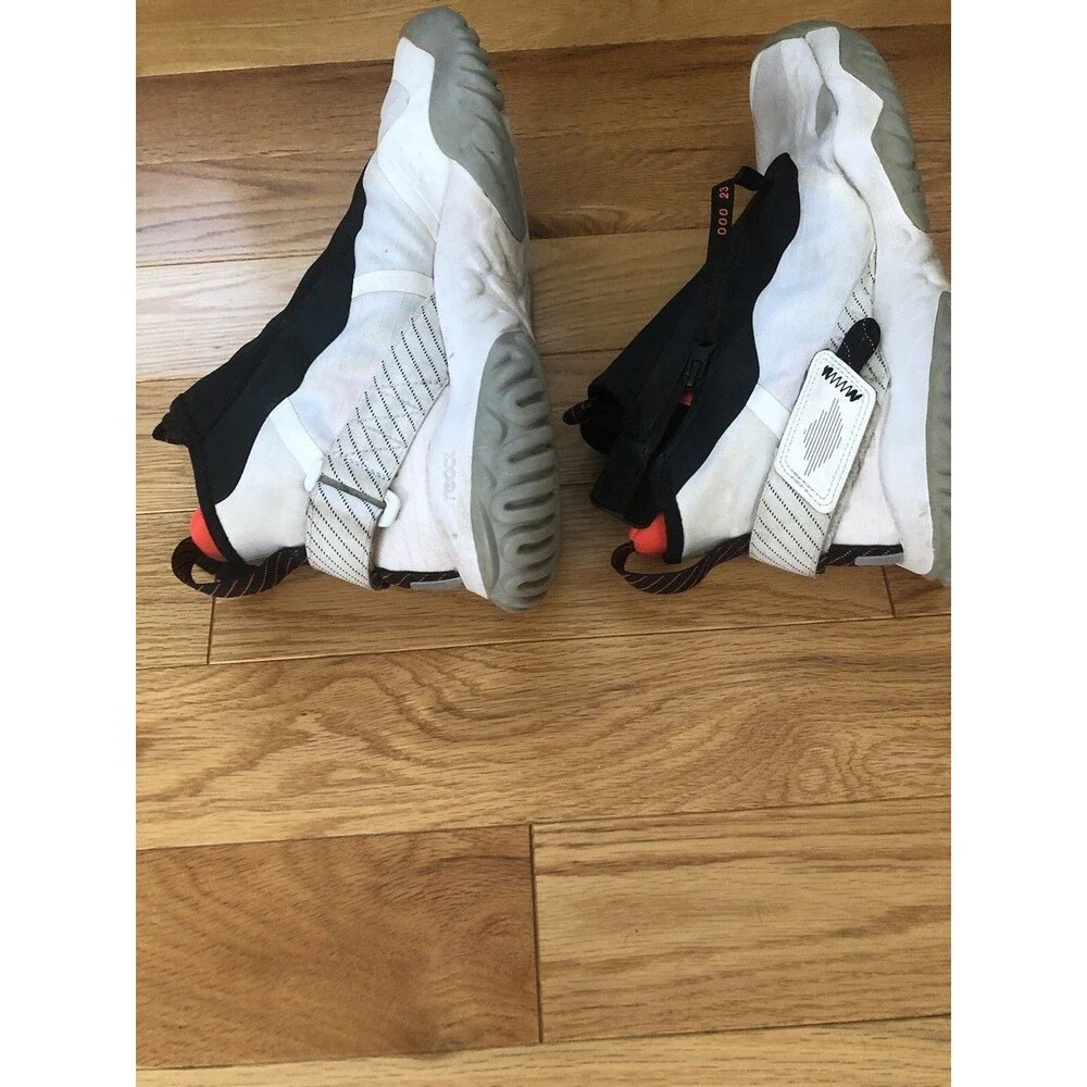 Nike Air Jordan size 11.5 Jumpman React Basketball Shoes White Black CI3794-100